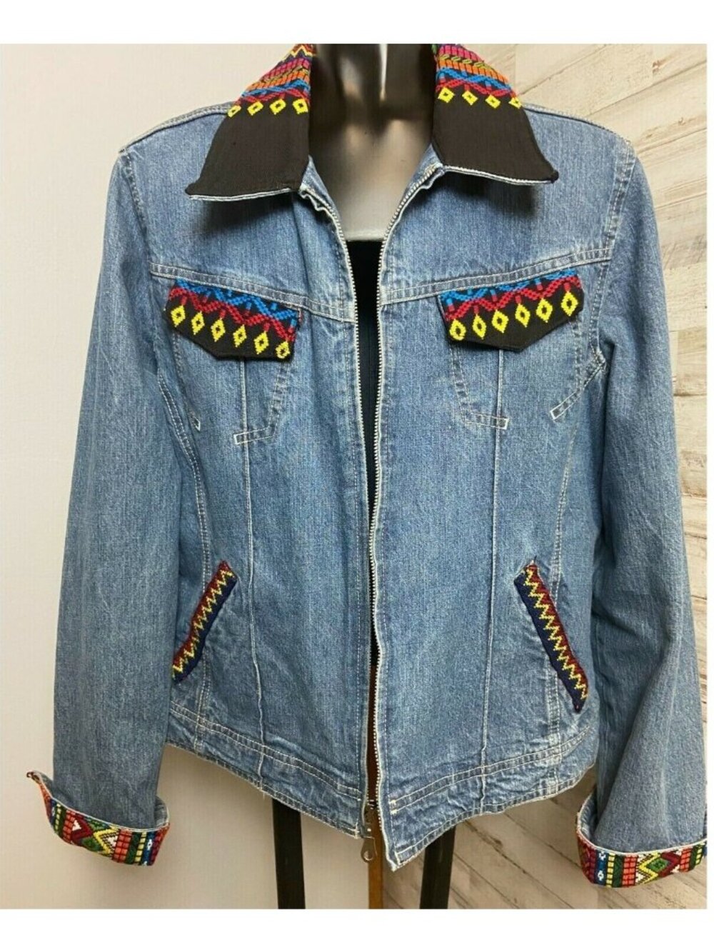 French Cuff Women's Denim Jacket Embroidery Design Sz M/L ? Native Tribal ~~